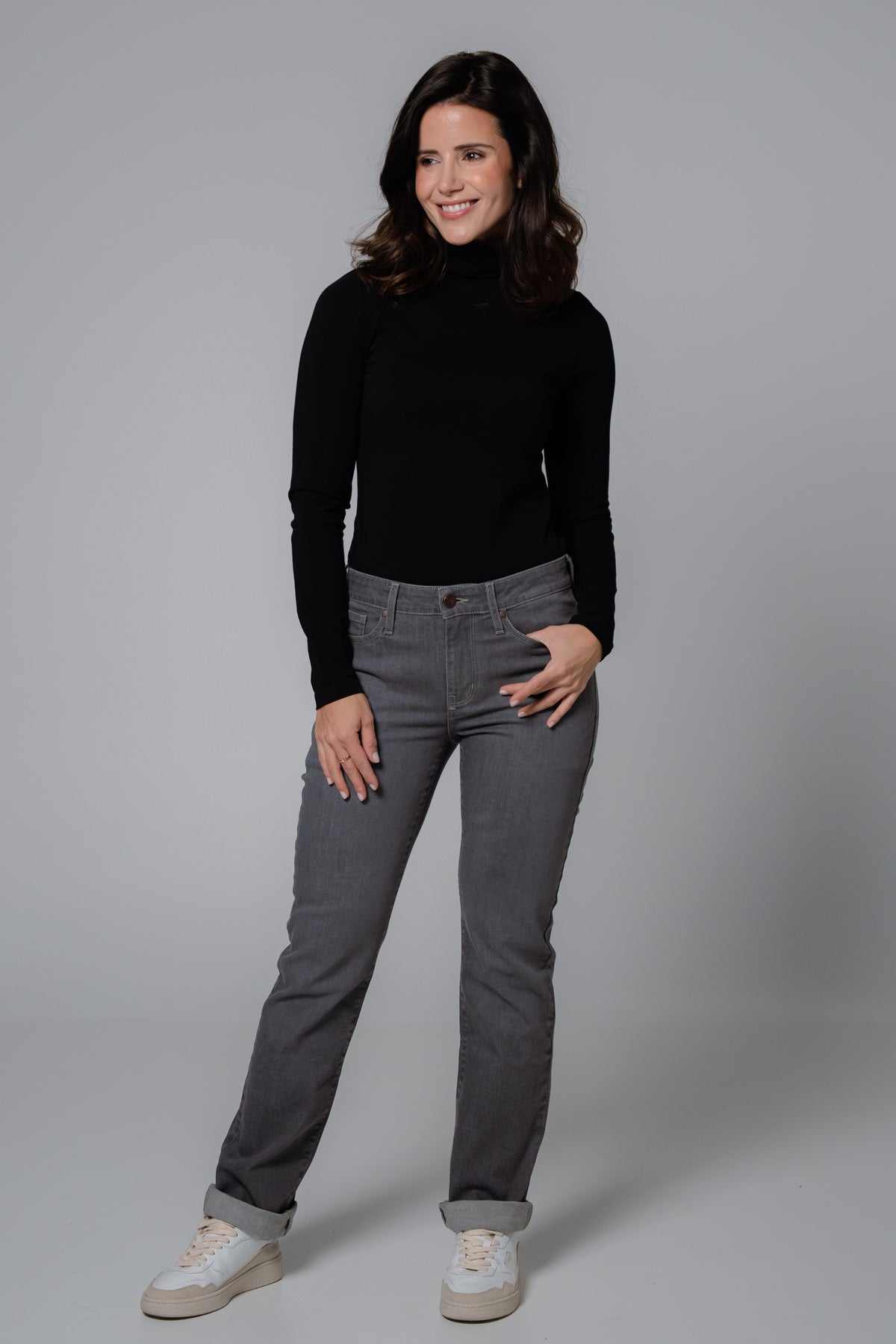 fv-No:va Straight Leg | Medium Waist