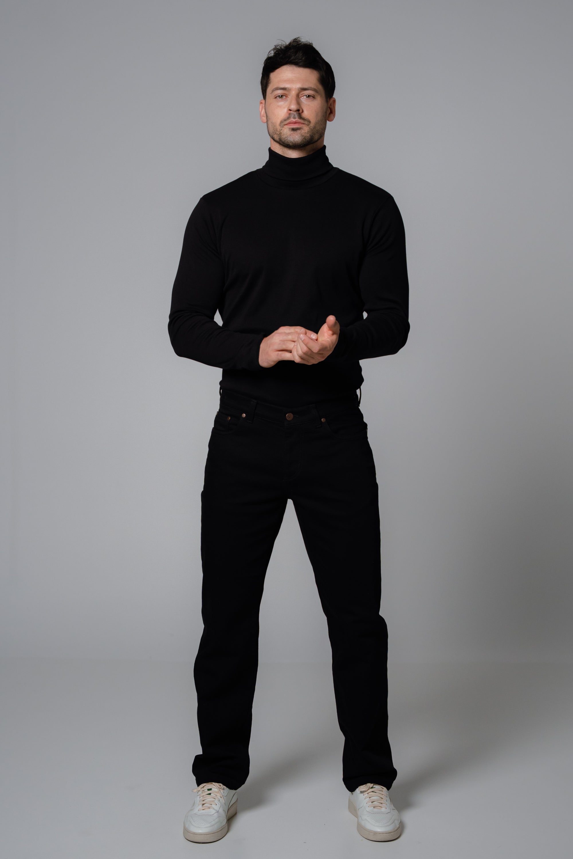 fv-Mi:lo Straight Cut | Medium Waist | Stay Black Denim