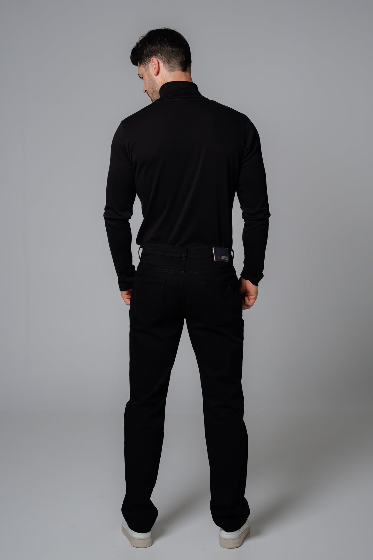 fv-Mi:lo Straight Cut | Medium Waist | Stay Black Denim