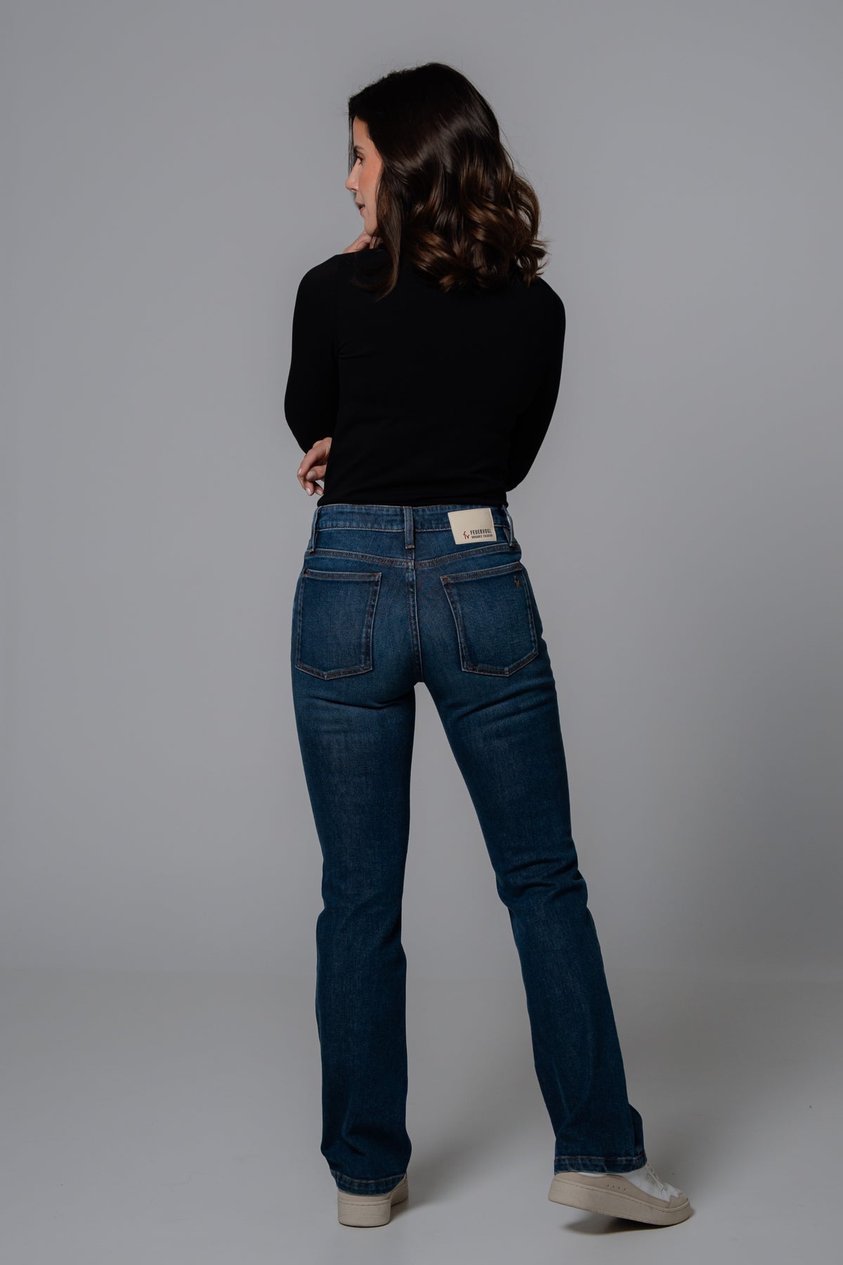 fv-La:ra Straight Leg | Low Waist
