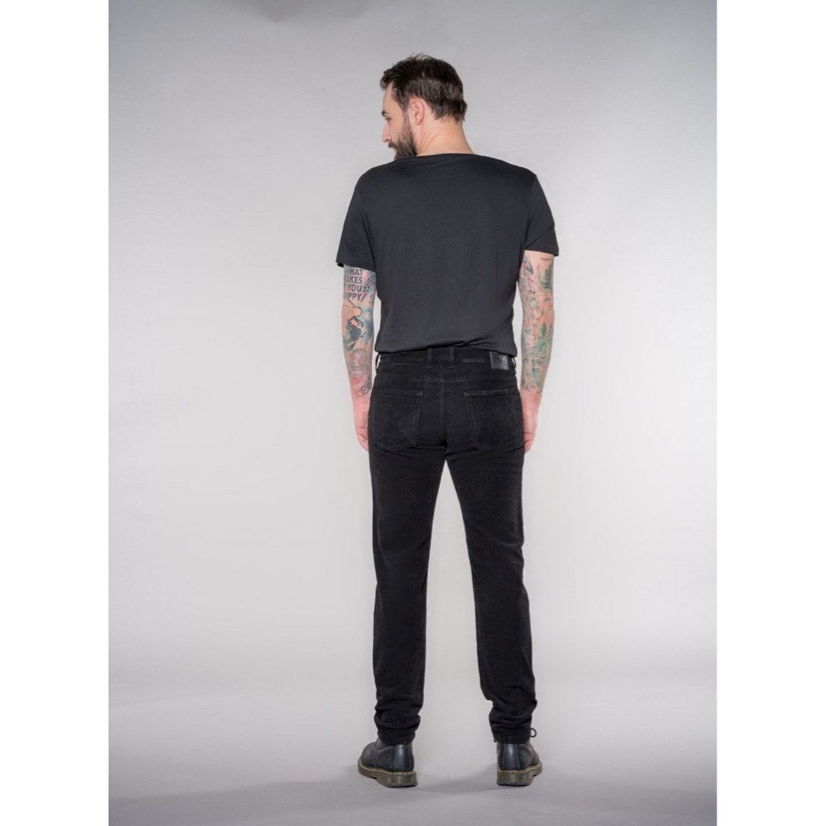fv-Fi:nn Slim Fit | Medium Waist | Fine Corduroy | Black-Black