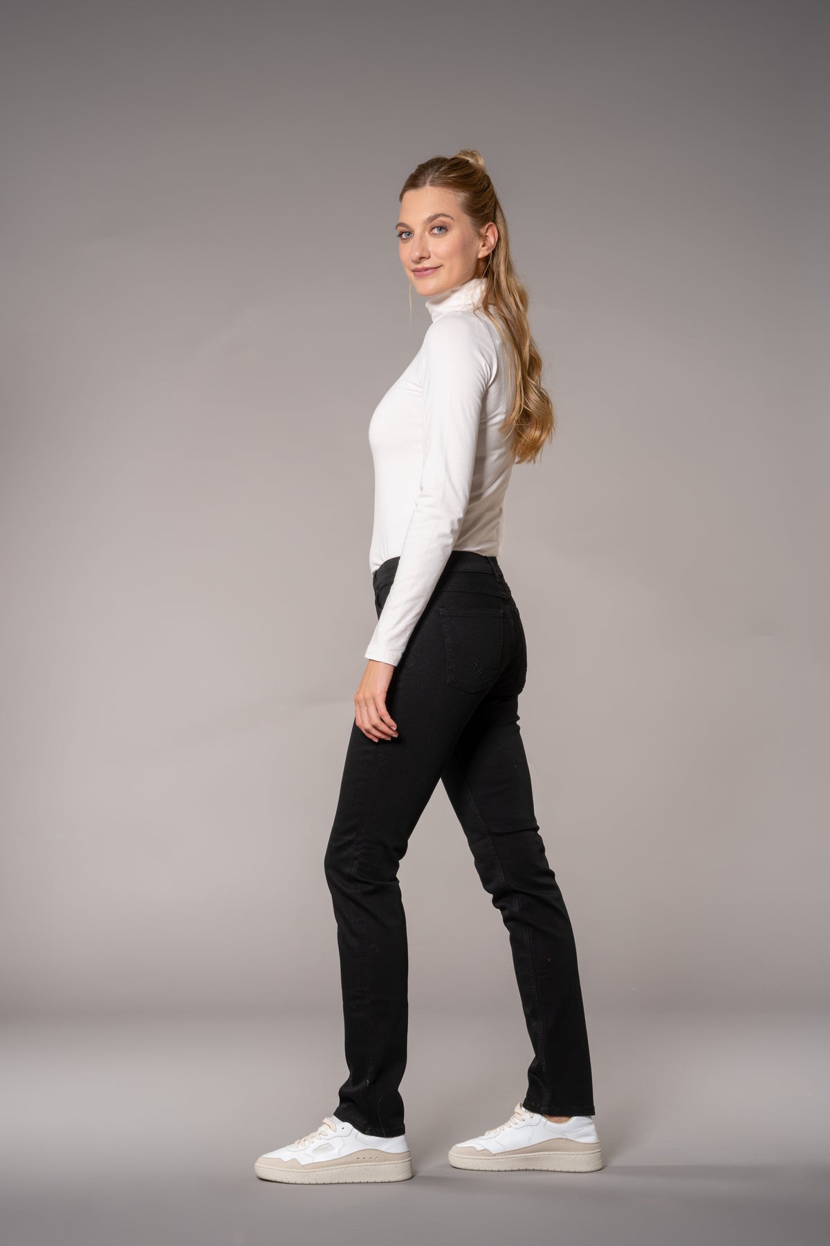 fv-Sve:nja | SlimFit | Medium Waist