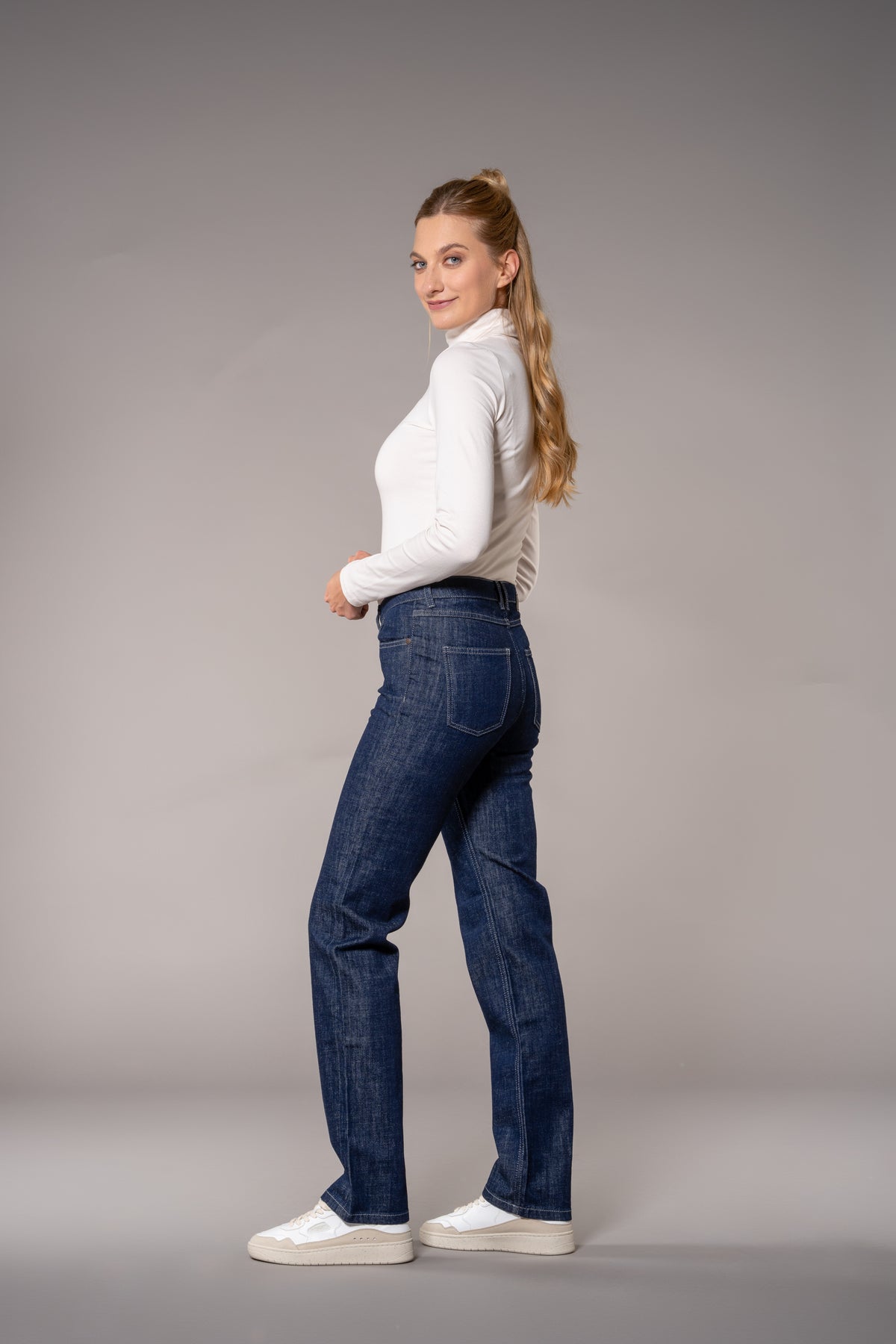 fv-Fin:na | Straight Cut | High Waist