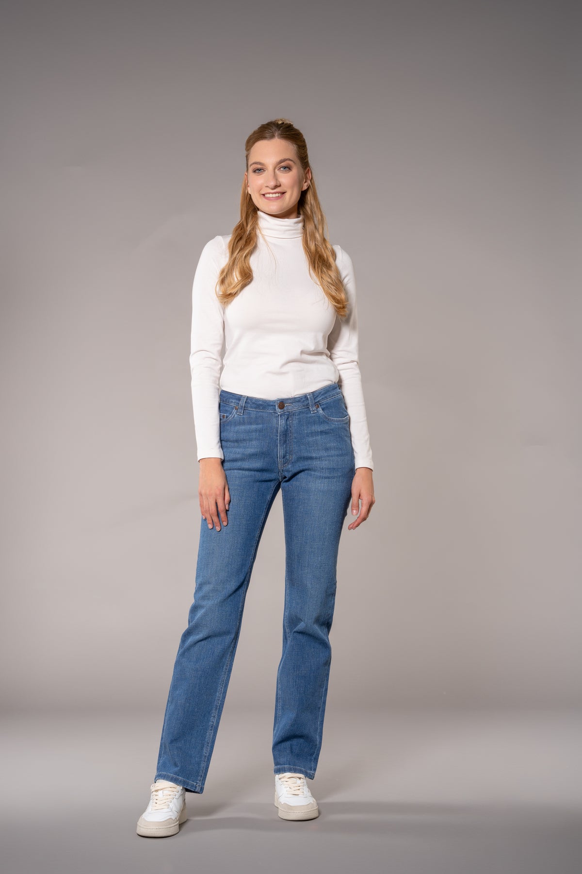 fv-Fin:na | Straight Cut | High Waist