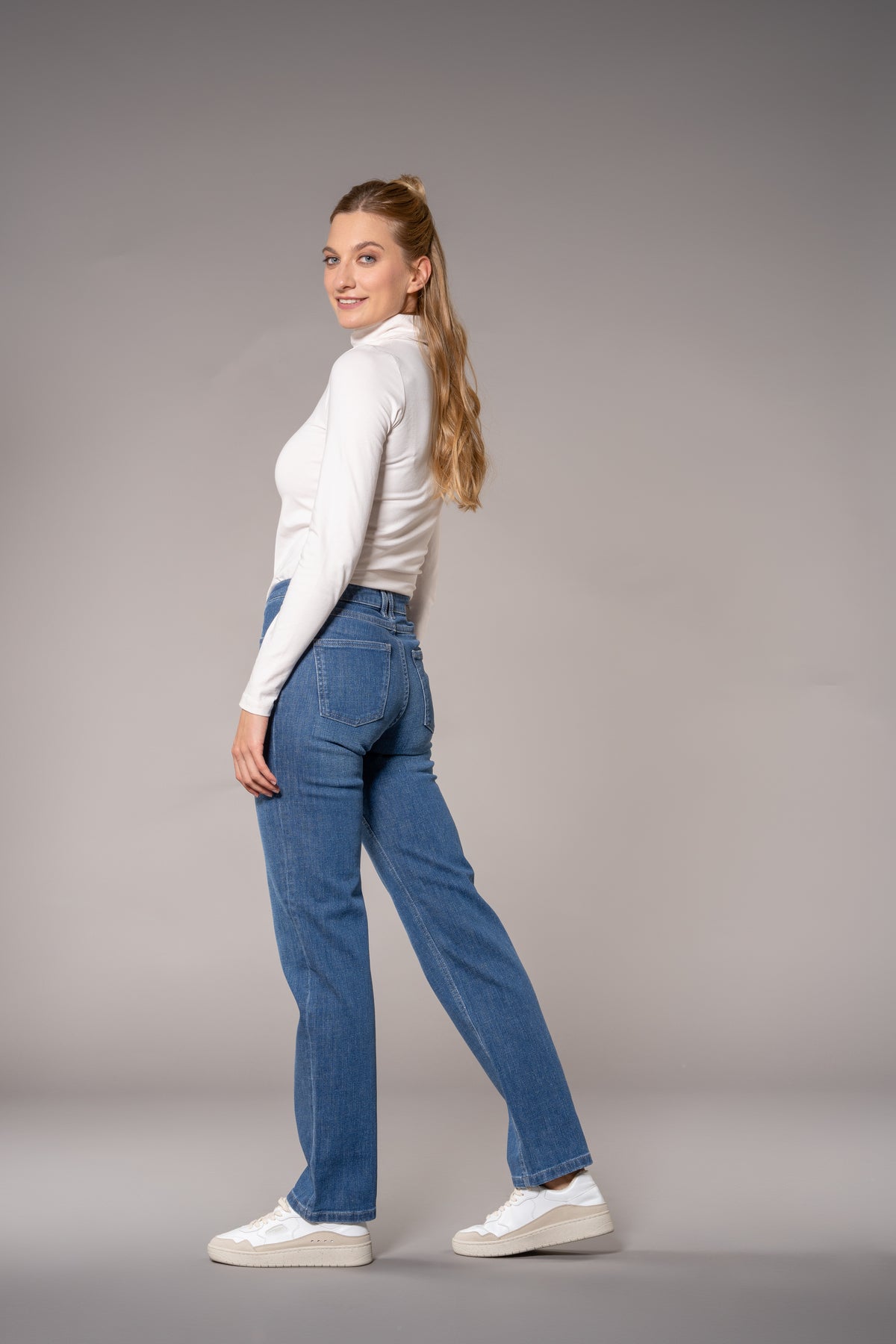 fv-Fin:na | Straight Cut | High Waist