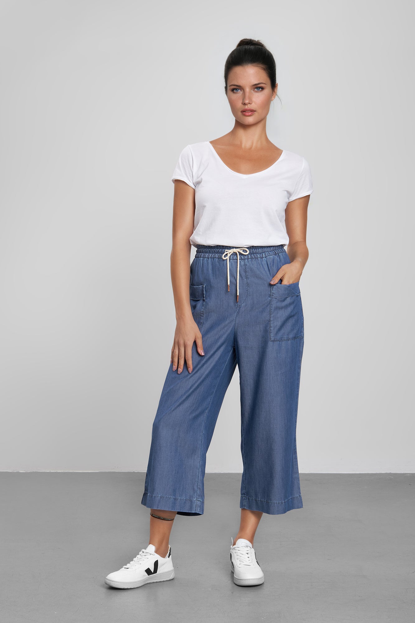 fv-Mar:tha Jogpants | Wide Leg | Cropped | Rubber Waistband | Light Blue I feuervogl
