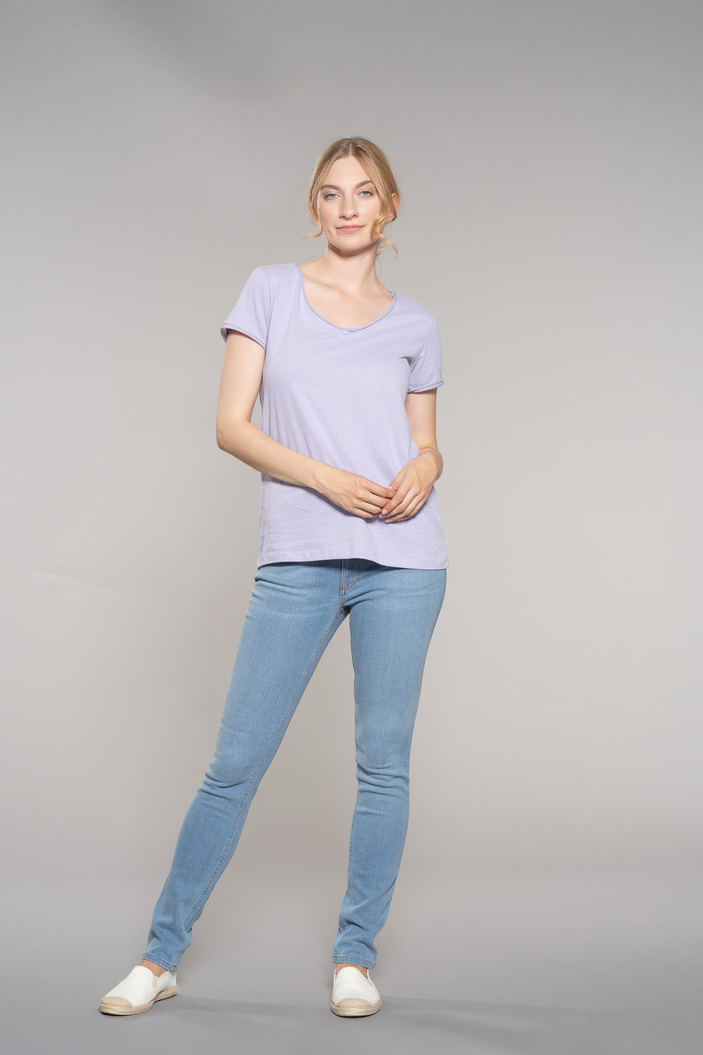 fv-Ama:lia | T-Shirt | V-Neck | Open hem I feuervogl