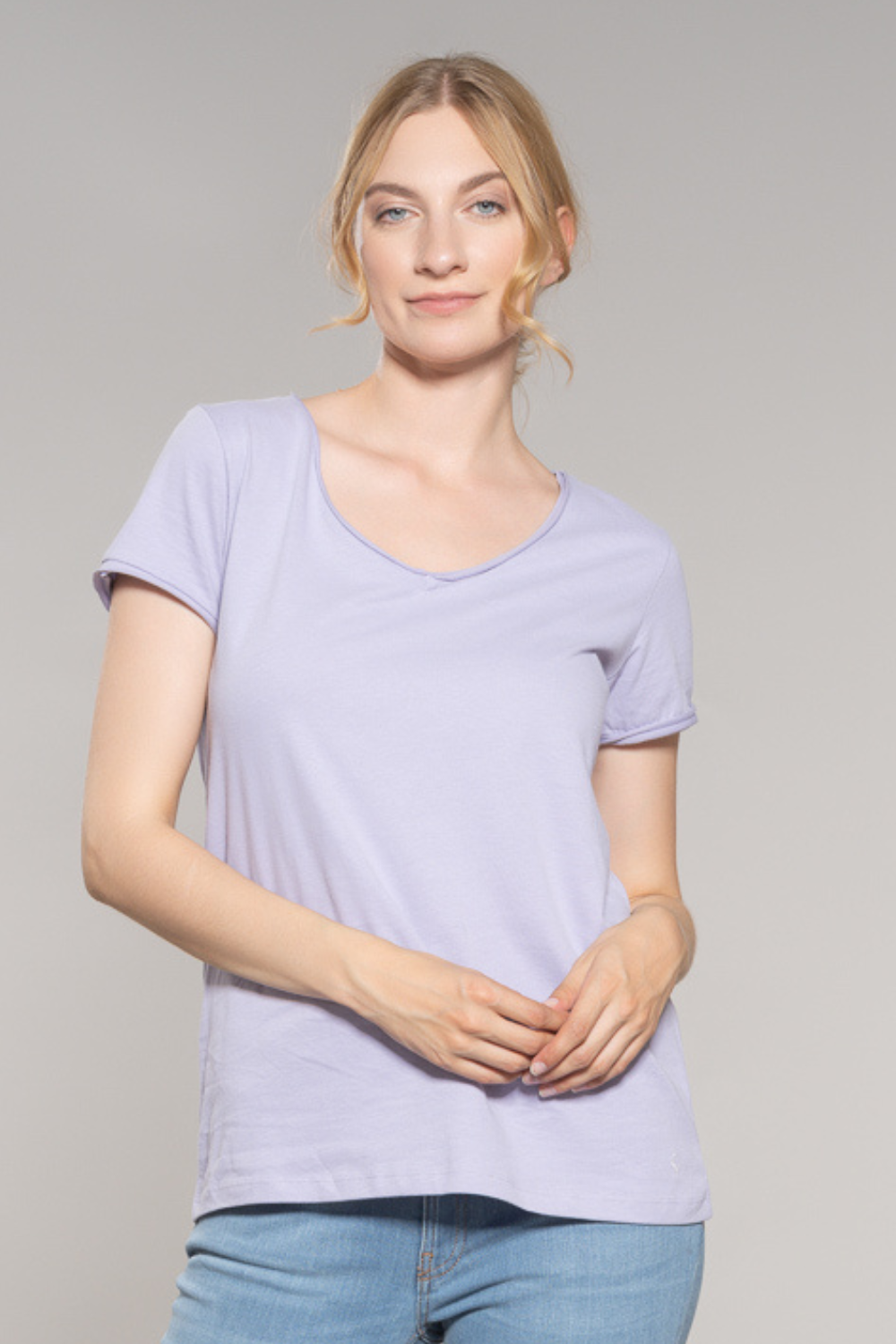 fv-Ama:lia | T-Shirt | V-Neck | Open hem I feuervogl